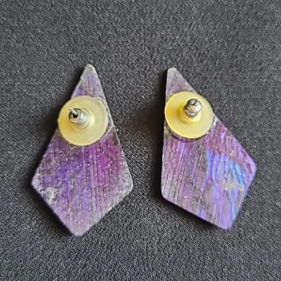 Vintage 90's earrings, enamel over metal, pierced ear, black and purple. - Picture 4 of 4
